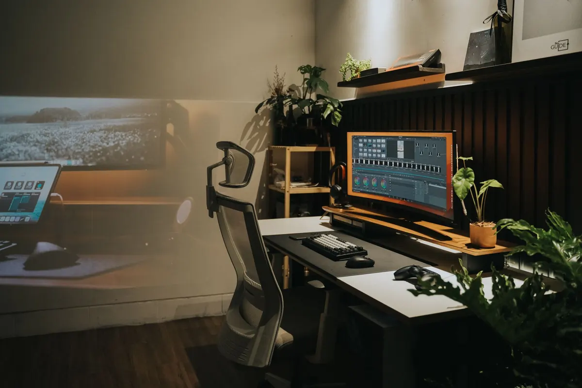 7 Common Home Office Setup Mistakes That Cause Back Pain