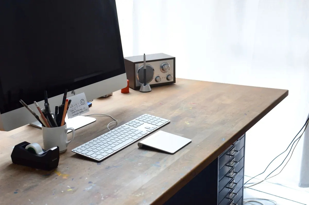 Beginner's Guide to Choosing a Desk for a Spare Room